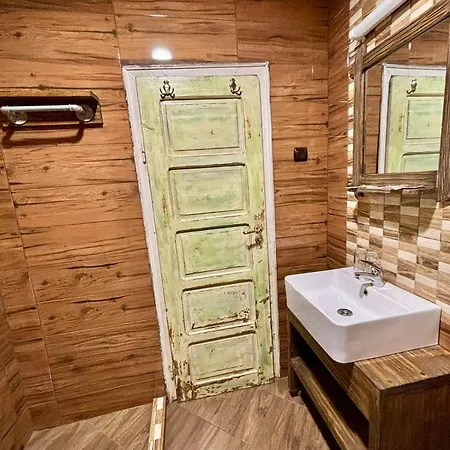 семеен хотел-ресторант маламовата къща Otel 2*