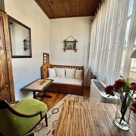 семеен хотел-ресторант маламовата къща 2* Goze Deltschew