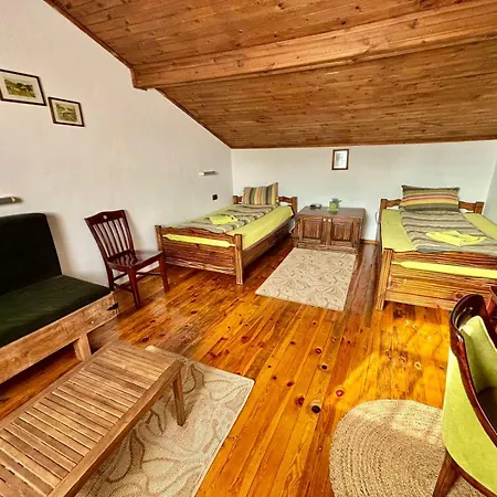 Hotel семеен хотел-ресторант маламовата къща Goze Deltschew