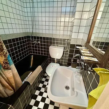 Otel семеен хотел-ресторант маламовата къща