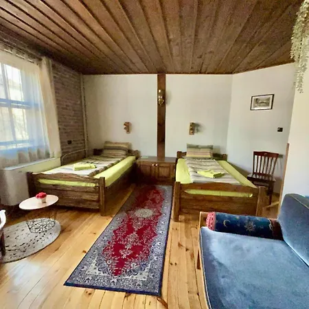 семеен хотел-ресторант маламовата къща Hotel Goze Deltschew