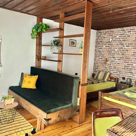 Hotel семеен хотел-ресторант маламовата къща Goze Deltschew