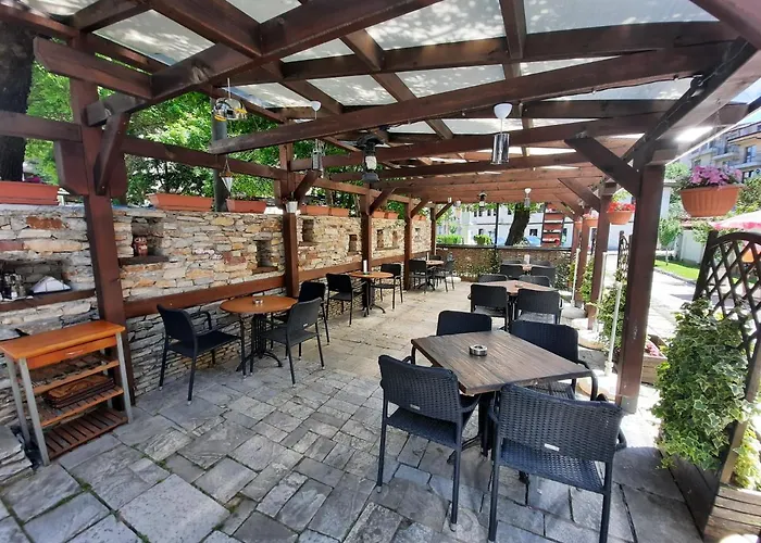 Хотел семеен хотел-ресторант маламовата къща 2*