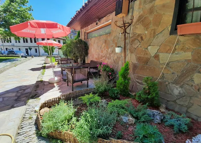 семеен хотел-ресторант маламовата къща Хотел 2*