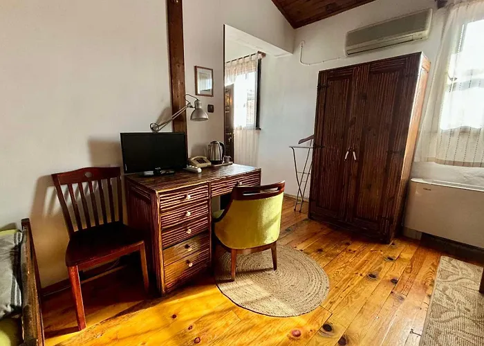 семеен хотел-ресторант маламовата къща Хотел 2*